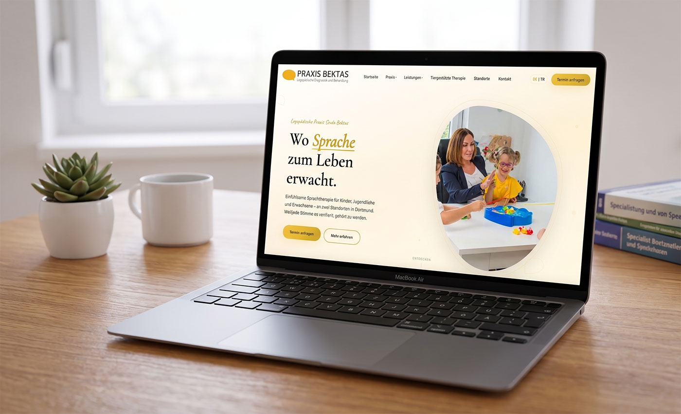Startseite der individuell programmierten Praxis-Website von Logopädie Bektas auf einem MacBook